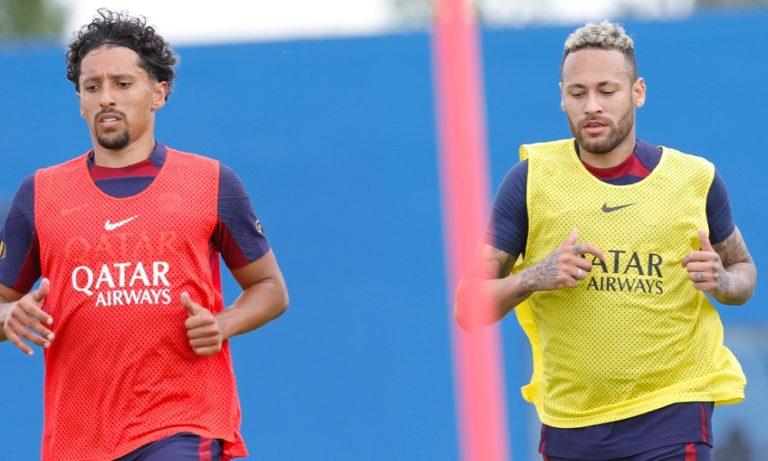 Neymar é liberado pelos médicos e volta a treinar com os companheiros do PSG