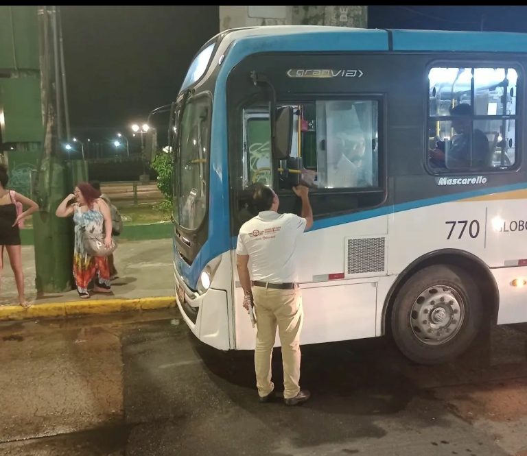 Recifenses amanhecem sem ônibus e sem metrô nesta quarta-feira