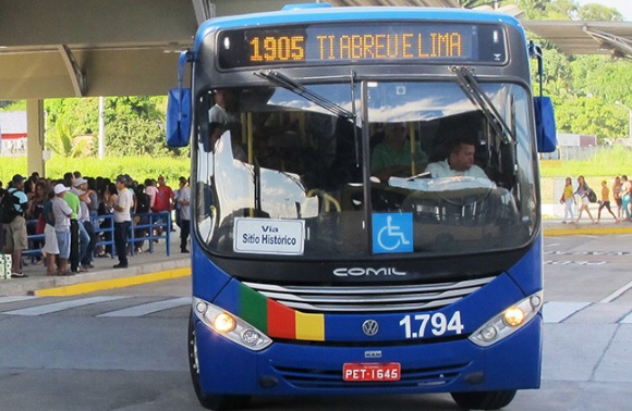 Rodoviários realizam assembleia e podem deflagrar greve no Recife