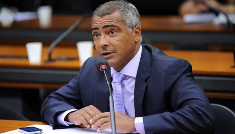 Romário apresenta melhora, mas segue internado com infecção intestinal