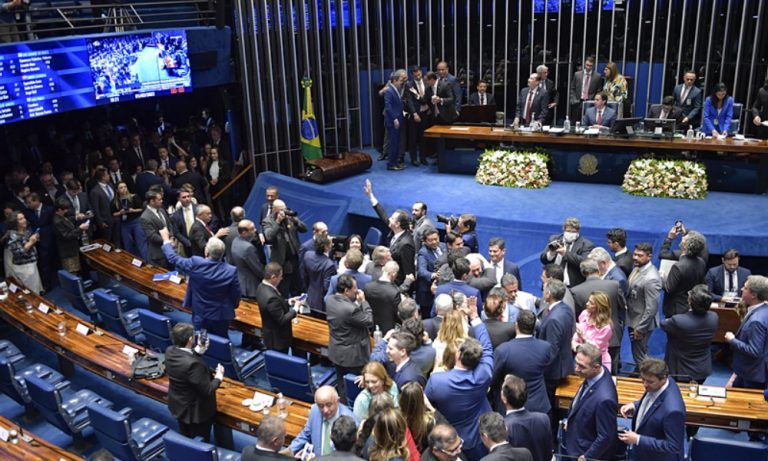 Senadores querem desacelerar Reforma Tributária