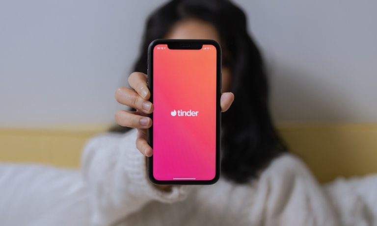 Tinder faz acordo com Promotoria para avisar polícia sobre golpes