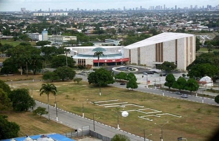 UFPE lança edital com 113 vagas e salários de R$ 2,6 mil e R$ 4,5 mil