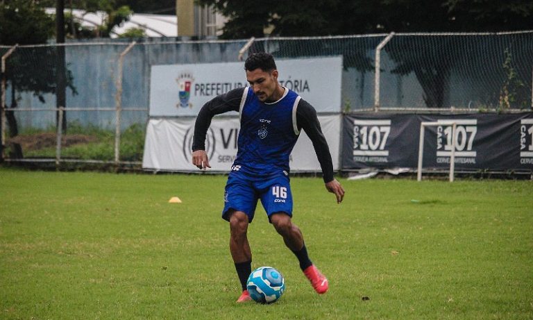 Vitória volta a treinar com meta de não errar na Série D