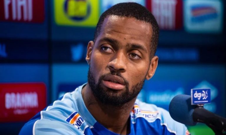 Zagueiro Dedé, ex-Cruzeiro e Vasco, anuncia aposentadoria aos 35 anos