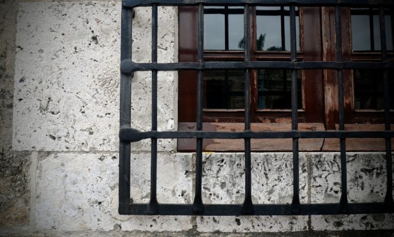 Alemão é preso acusado de manter mulher em cárcere privado desde 2011