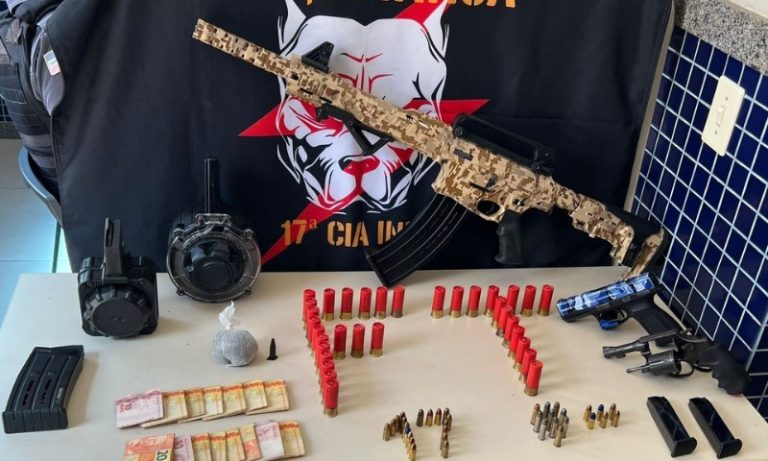 Armas e munições são apreendidas e dois suspeitos presos em Vila Velha