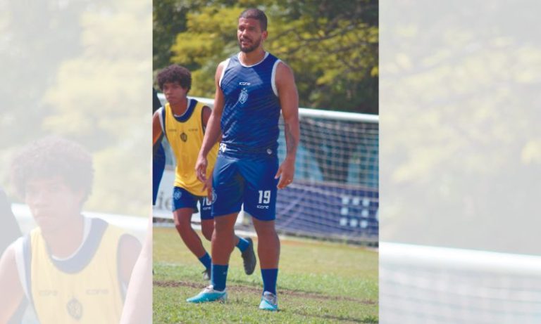 Artilheiro do Vitória confiante na classificação