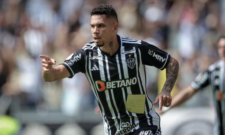 Atlético-MG vence com gol de Paulinho, e Bahia fica à beira do Z-4