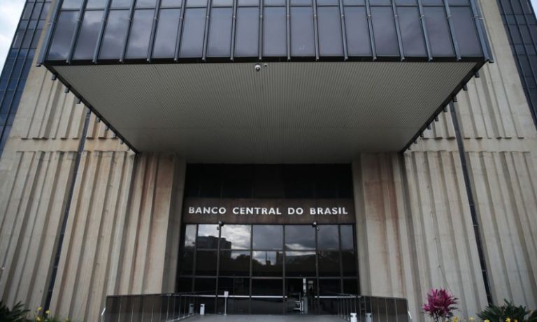 Banco Central corta Selic em 0,5 ponto, reduzindo a taxa básica para 13,25%