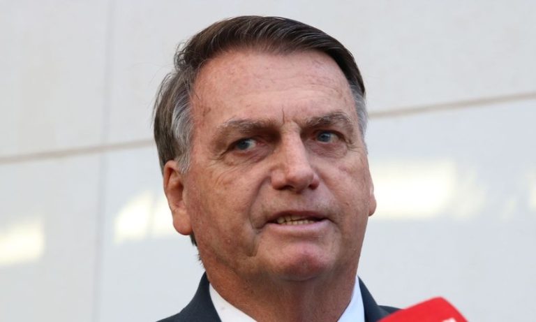 Bolsonaro diz que fez depósito de R$ 913 mil para pagar multas da pandemia