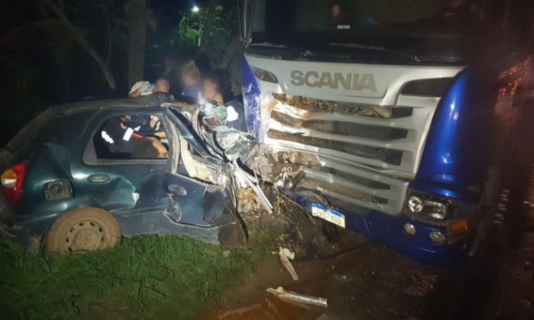 Colisão frontal deixa dois mortos no km 9 da BR-101, em Itapemirim