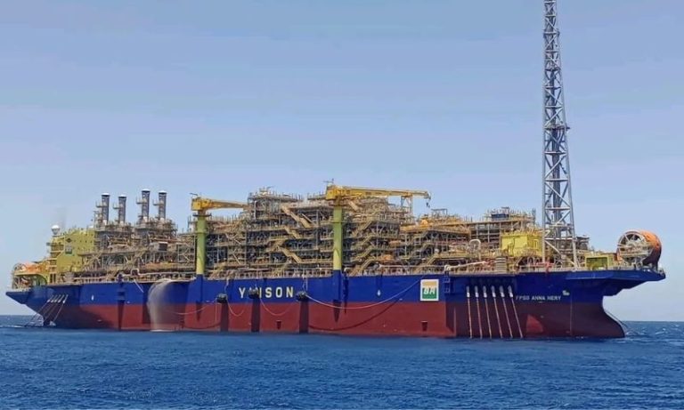 Como disputar empregos na área do petróleo com salário de até R$ 30 mil