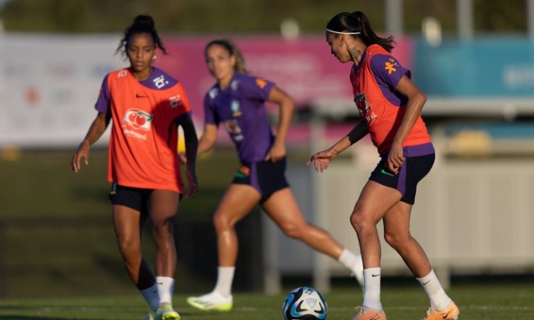 Copa feminina tem zebras e seleções tradicionais passando sufoco
