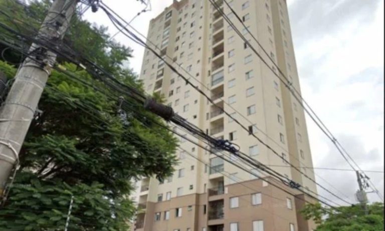 Criança que caiu do 8º andar ficou sozinha por ‘alguns minutos’, diz mãe