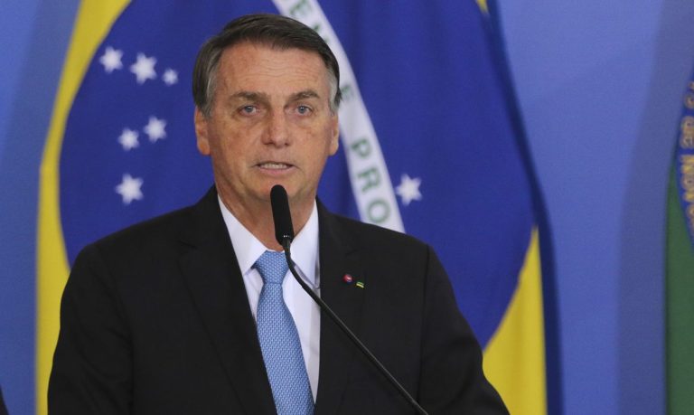 Defesa de Bolsonaro entrega extratos bancários ao Supremo Tribunal Federal