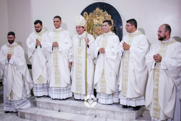 Dom Paulo Jackson ordena seis padres e se despede de Garanhuns