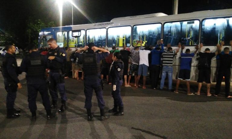 Drogas e até Viagra encontrados com detentos que saíam para trabalhar no ES