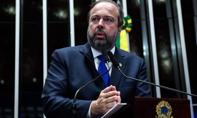 Estudada volta do horário de verão