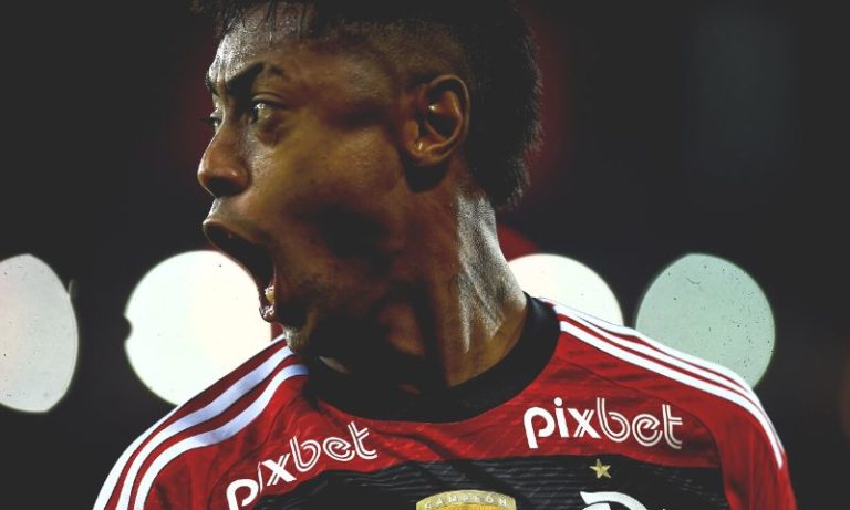 Flamengo bate Olimpia com gol de BH e larga na frente na Libertadores