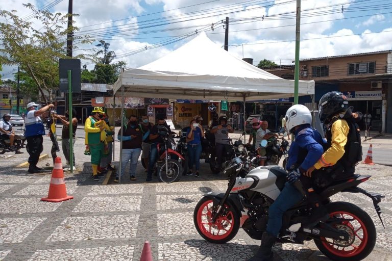 Governo anuncia fim do IPVA para mototaxistas e transporte escolar