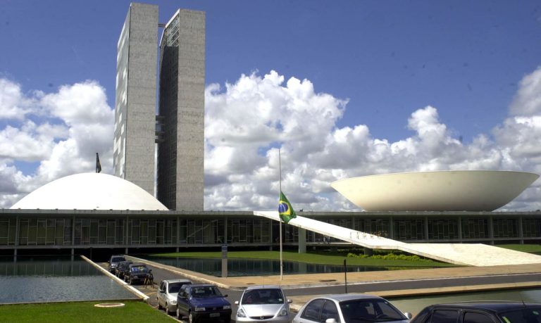 Governo corre para evitar ‘corte’ de R$ 200 bi no Orçamento 2024