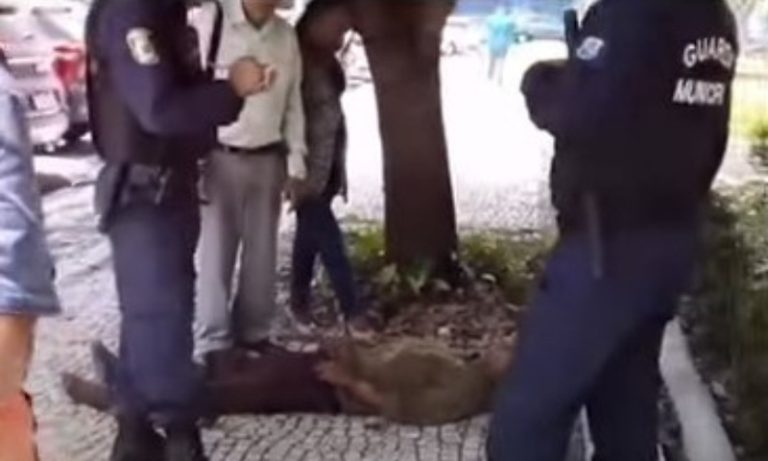 Homem com deficiência tem cadeira de rodas roubada e fica no chão