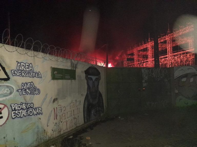 Incêndio em subestação deixa parte da Zona Oeste do Recife sem energia