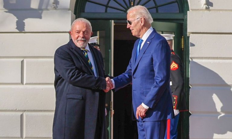 Lula conversa com Biden sobre mudança climática e geração de emprego