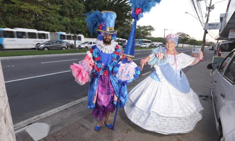 Minidesfiles de Carnaval acontecem nesta sexta