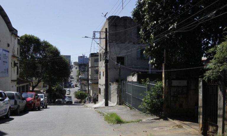 Mulher é presa por ameaçar a irmã e por maltratar o pai em Cariacica
