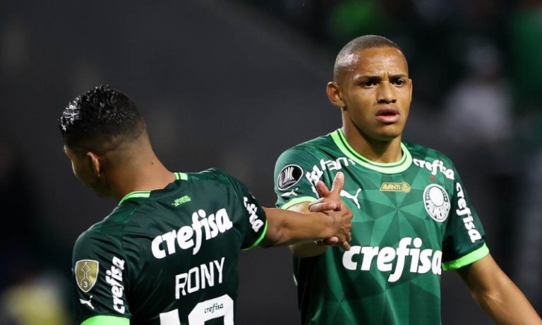 Palmeiras faz no último lance, vence Cruzeiro e assume vice-liderança