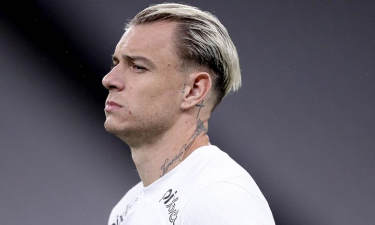 Por que o Corinthians segue vendendo titulares mesmo após ter batido a meta