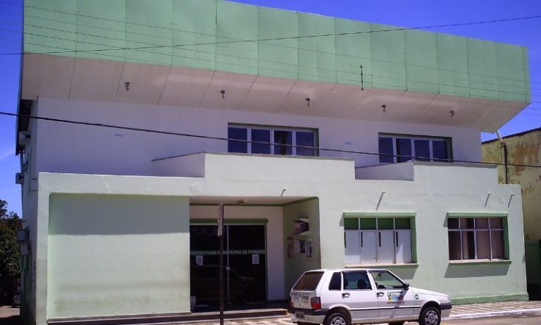 Prefeito acusado de intimidar