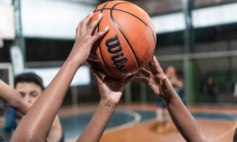 Projeto promete ensinar a prática do basquete de forma gratuita no ES