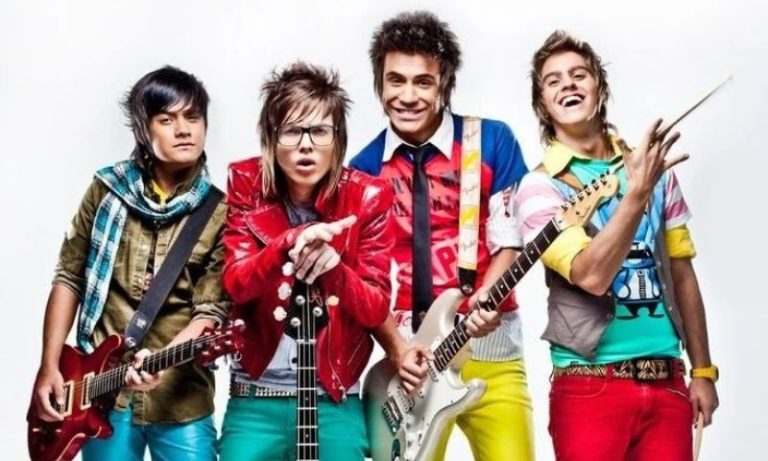 Restart anuncia retorno aos palcos com e recupera roupas coloridas em turnê