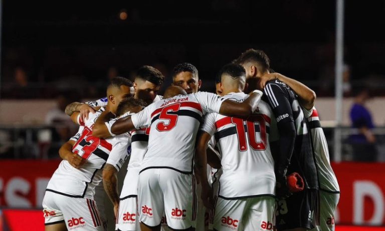 São Paulo perde para LDU nos pênaltis em jogo quente e cai na Sul-Americana