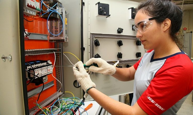 Senai abre 360 vagas em 25 cursos de graça no ES