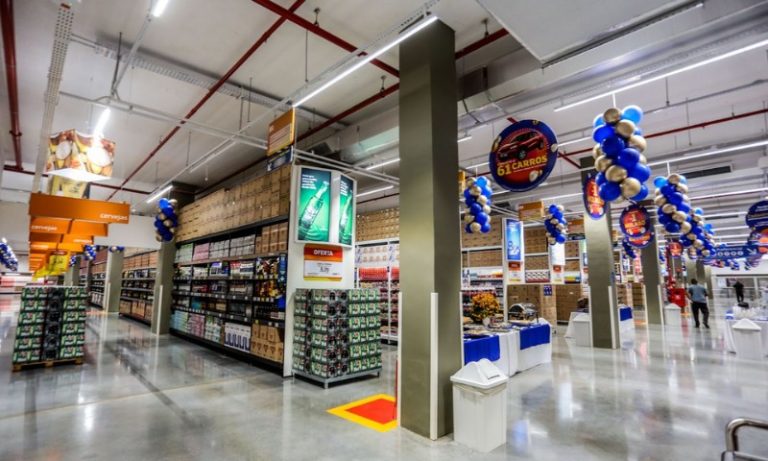 Supermercado com 500 vagas em Vitória