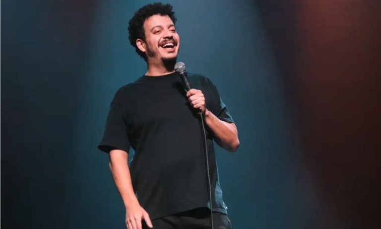 Suspense e muito humor no teatro