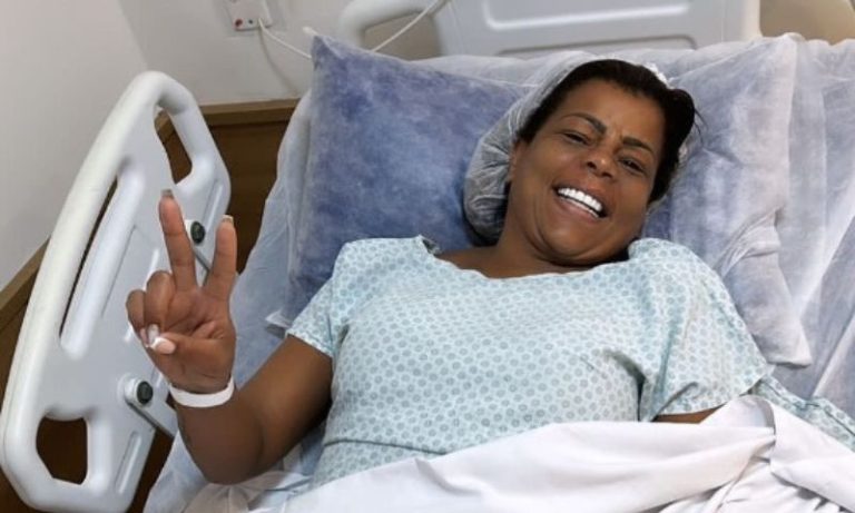 Tati Quebra Barraco alerta seguidores após cirurgia: “Usem camisinha”