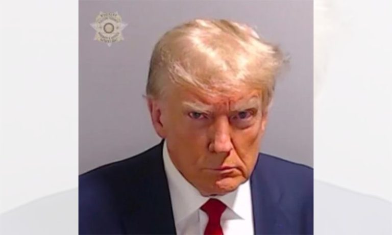 Trump diz em ficha criminal ter 10 kg a menos do que em 2018 e vira piada