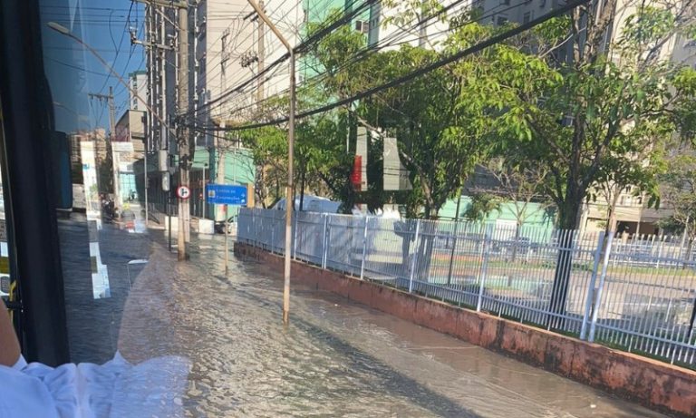 Após vazamento em adutora, Cesan pede que moradores de 40 bairros economizem água