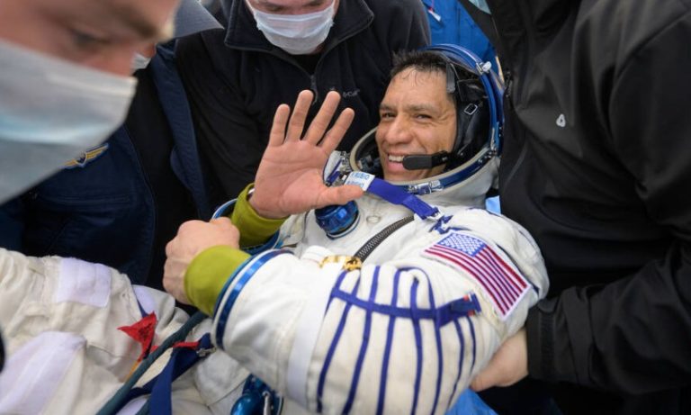 Astronauta volta à Terra após sufoco no espaço e revela arrependimento