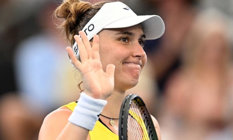 Bia Haddad sofre acidente e desiste de torneio