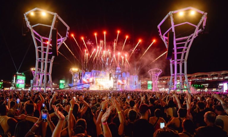 Bons shows e falhas de logística marcam estreia do The Town