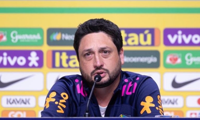 CBF quer Arthur Elias com voz ativa na reconstrução da seleção feminina
