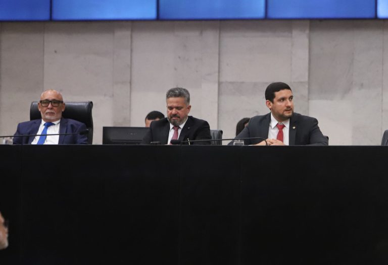 Deputados de Pernambuco aprovam lei proibindo zoofilia