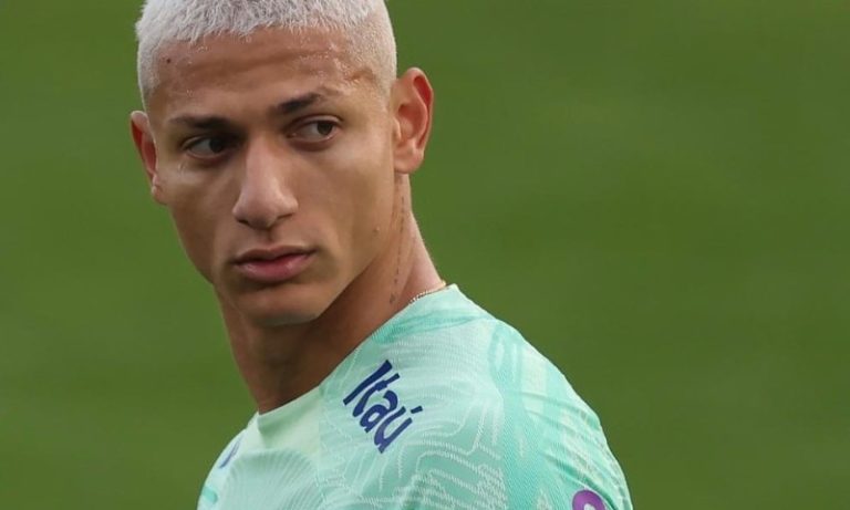 Diniz dá nova chance a Richarlison no ataque da seleção e repete titulares