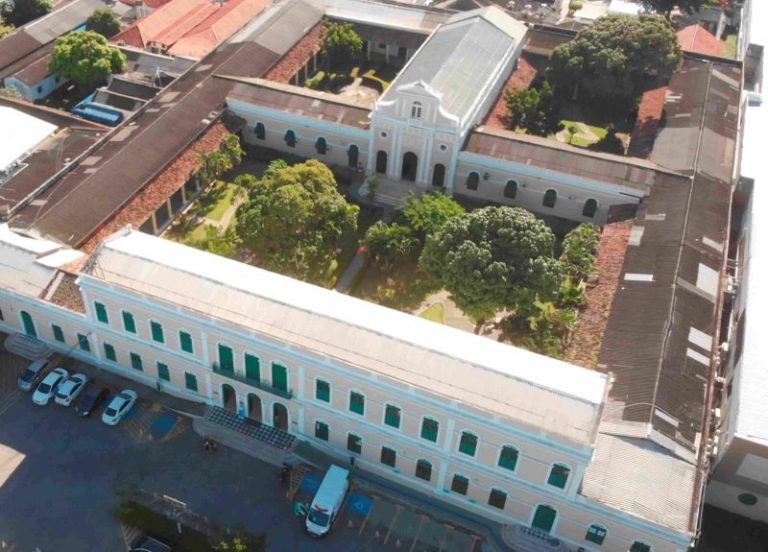 Dom Paulo Jackson celebra missa pelos 165 anos da Santa Casa de Misericórdia